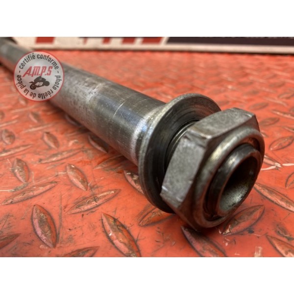 Axe de roue arriere 