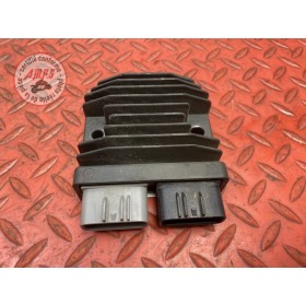 Regulateur de tension 
