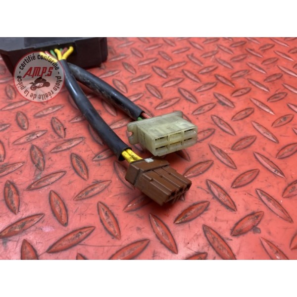 Regulateur de tension 