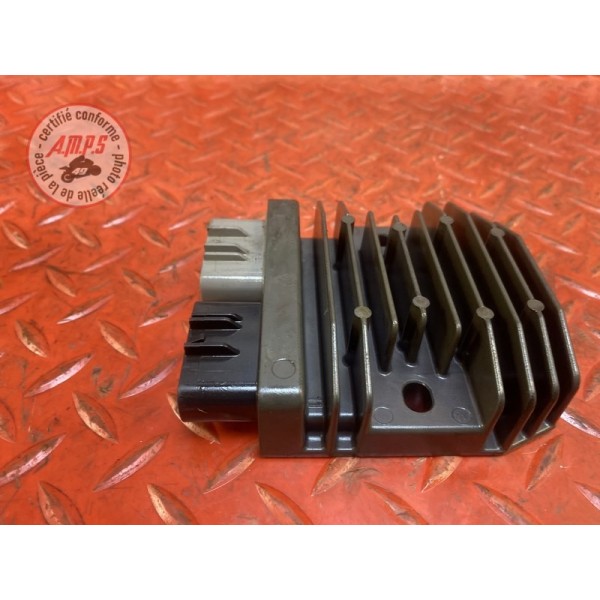 Regulateur de tension 