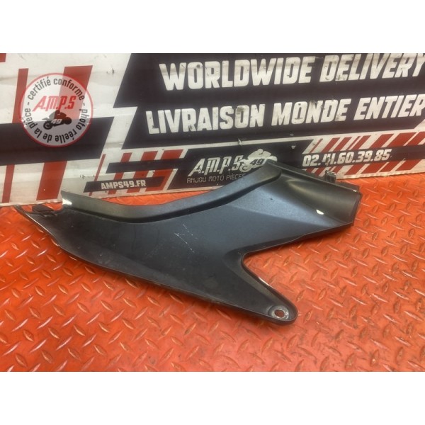 Cache plastique sous selle gauche 