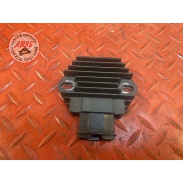 Regulateur de tension 