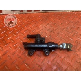 Maitre cylindre de frein arriere 