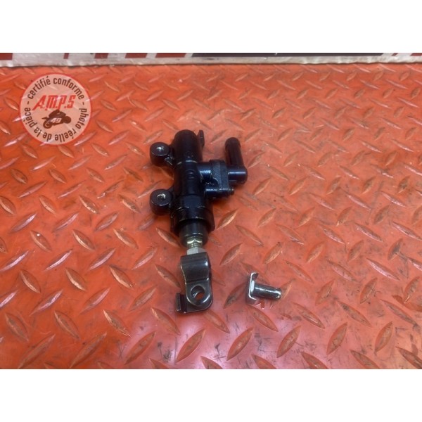 Maitre cylindre de frein arriere 