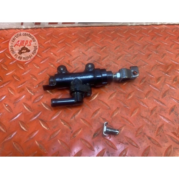 Maitre cylindre de frein arriere 