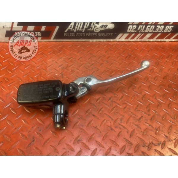 Maitre cylindre de frein avant 