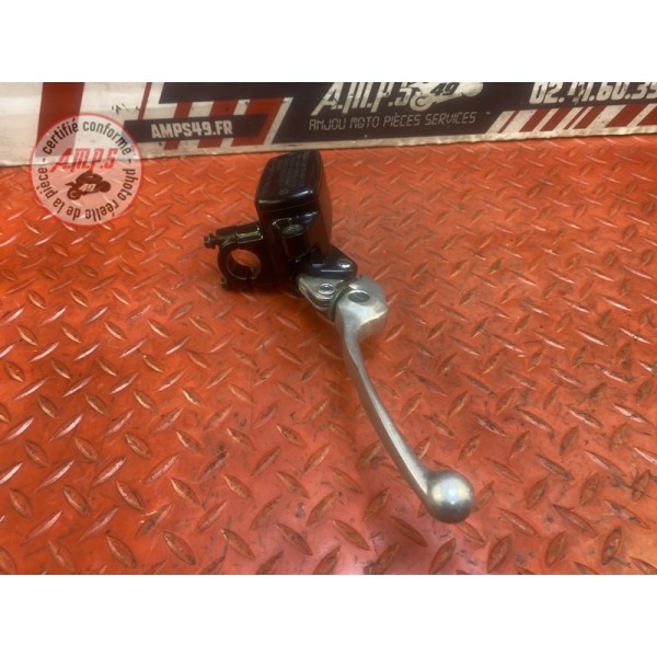 Maitre cylindre de frein avant 