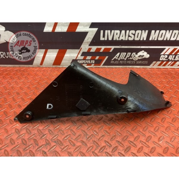 Cache intérieur sur flanc de carénage droit 