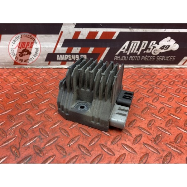 Regulateur de tension 