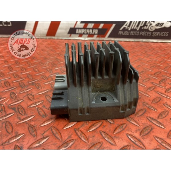 Regulateur de tension 