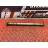 Axe de roue arriere 