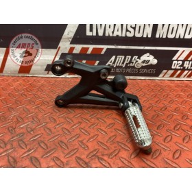 Platine repose pied gauche 675 Street Triple 2013 à 2016 