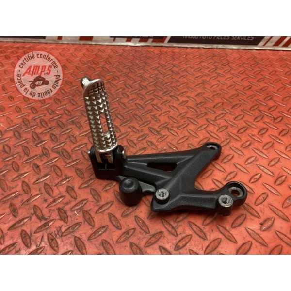 Platine repose pied gauche 675 Street Triple 2013 à 2016 