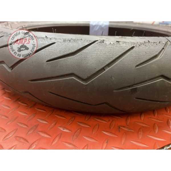 Pneu avant 675 Street Triple 2013 à 2016 