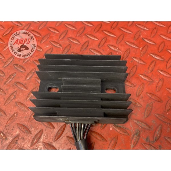 Regulateur de tension 