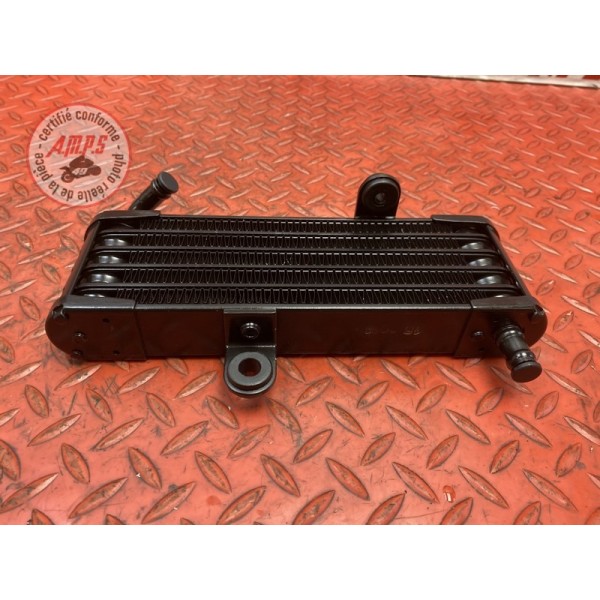 Radiateur d'huile droit 