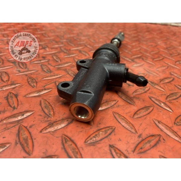 Maitre cylindre de frein arriere 