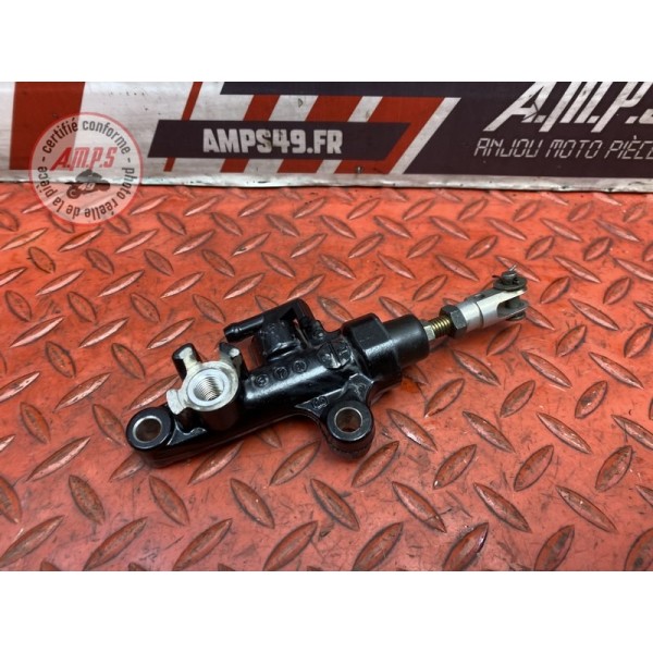 Maitre cylindre de frein arriere 