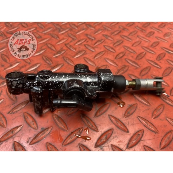 Maitre cylindre de frein arriere 