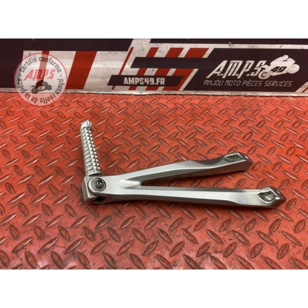 Platine repose pied passager droite 