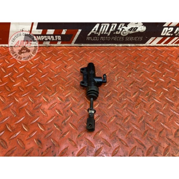 Maitre cylindre de frein arriere 