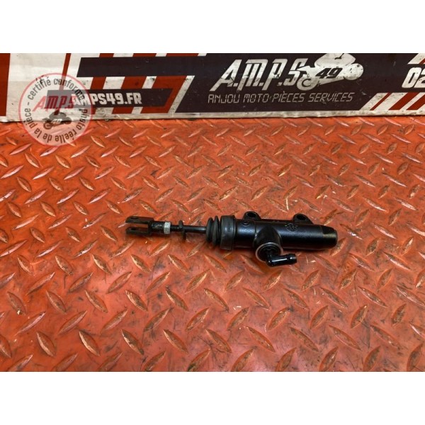 Maitre cylindre de frein arriere 