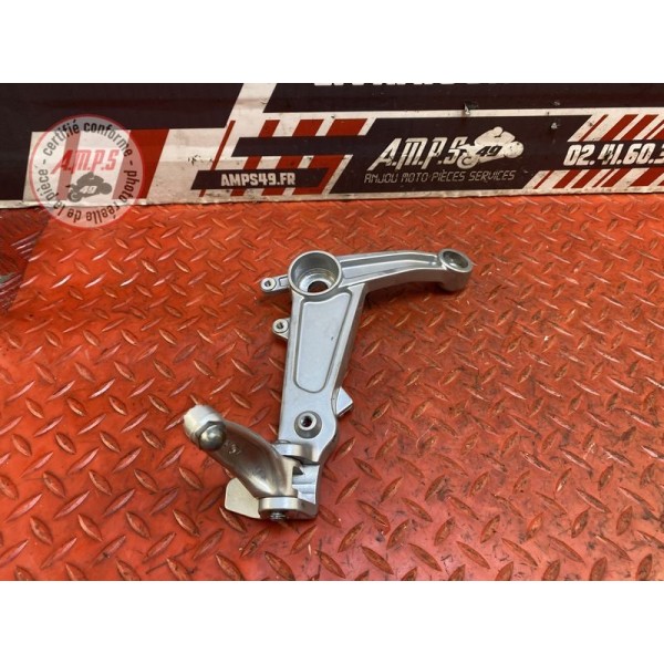 Platine repose pied droite 