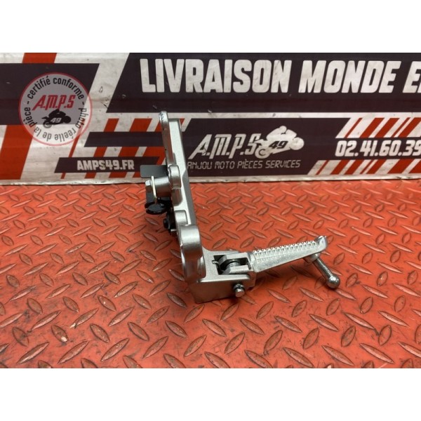 Platine repose pied droite Yamaha 1000 MT10 2016 à 2020 