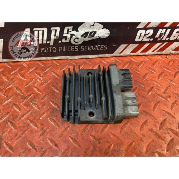 Regulateur de tension 