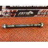 Axe de roue arriere 