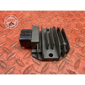 Regulateur de tension 