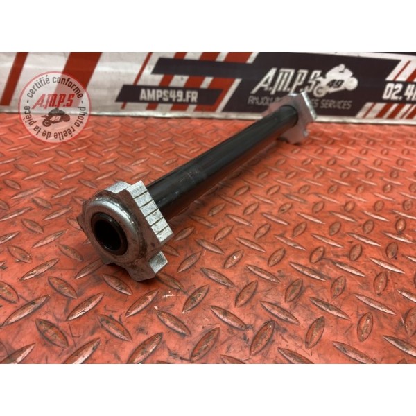 Axe de roue arriere 