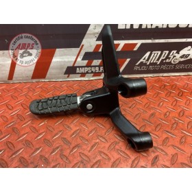 Platine repose pied passager droite 