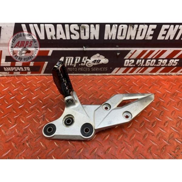 Platine repose pied droite Suzuki GSR 750 2011 à 2016 