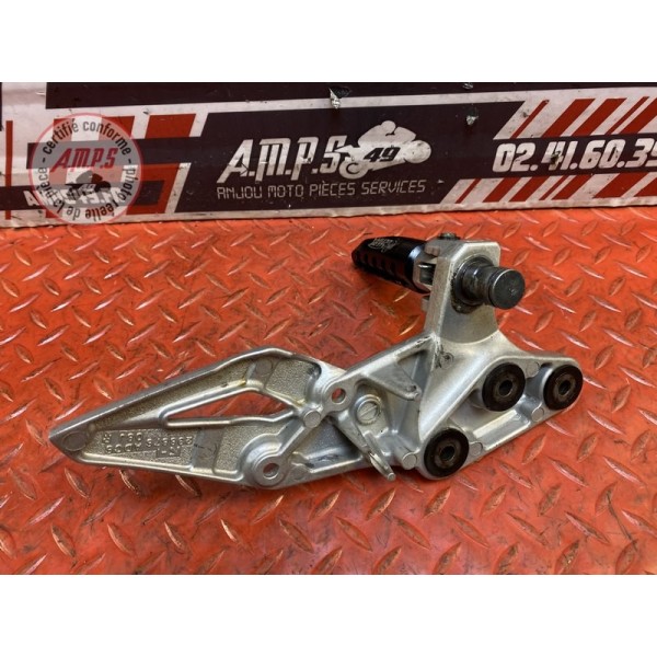 Platine repose pied droite Suzuki GSR 750 2011 à 2016 
