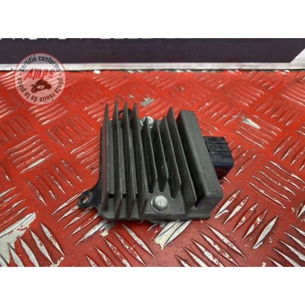 Regulateur de tension 