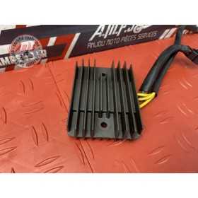 Regulateur de tension 