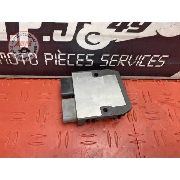 Regulateur de tension 