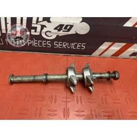 Axe de roue arriere + bague 