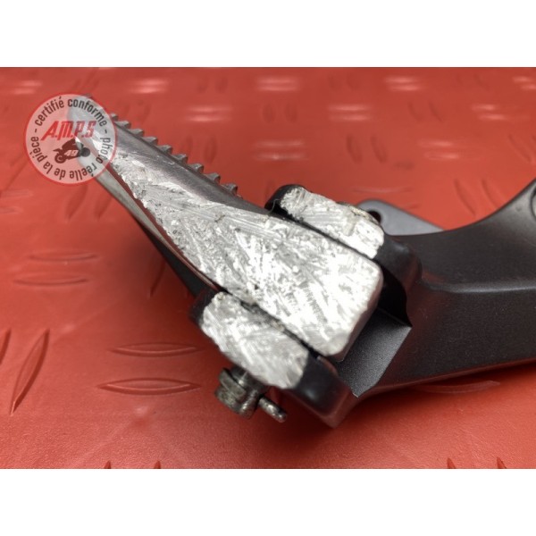 Platine repose pied passager droite 