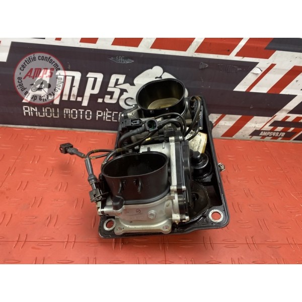 Rampe d'injection Ducati Streetfighter V2 2022 à 2023 