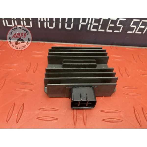Regulateur de tension 