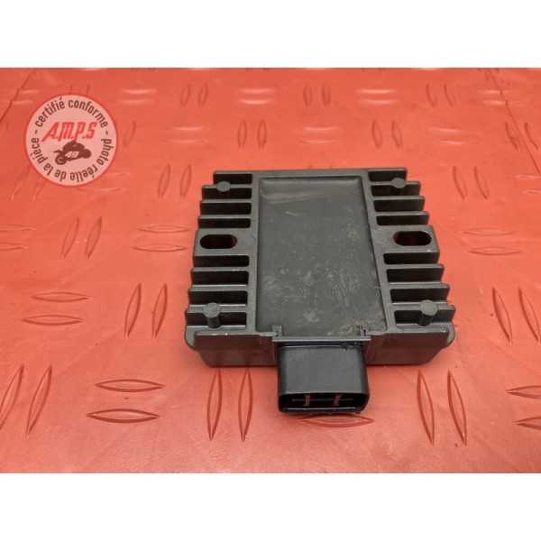 Regulateur de tension 
