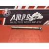 Axe de roue arriere 