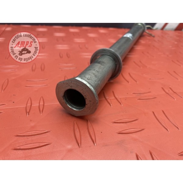 Axe de roue arriere 