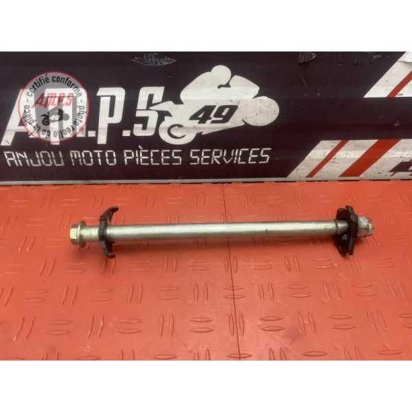 Axe de roue arriere