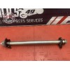 Axe de roue arriere