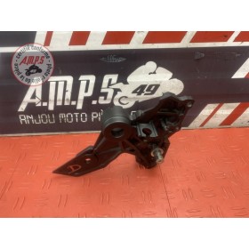 Platine repose pied droite 