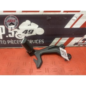 Platine repose pied passager gauche 
