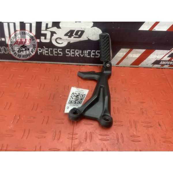 Platine repose pied passager gauche 
